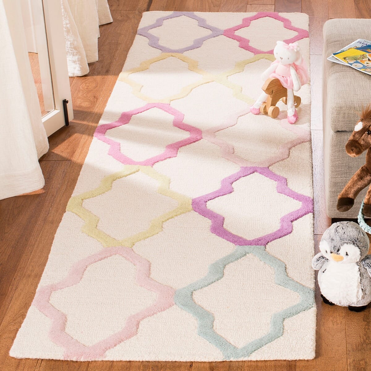 Safavieh Safavieh Kids Sfk102A Ivory / Multi Geometric Area Rug