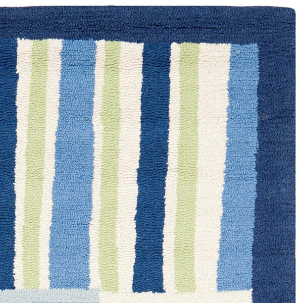 Safavieh Safavieh Kids Sfk318A Blue / Multi Geometric Area Rug