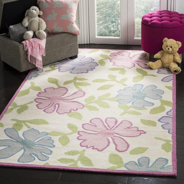 Safavieh Safavieh Kids sfk376a Ivory / Pink Rugs.