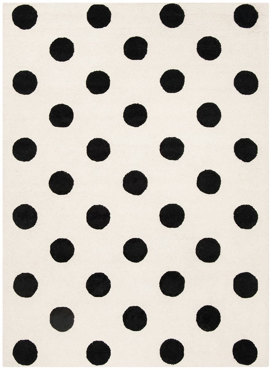Safavieh Safavieh Kids Sfk904D Ivory / Black Rugs.