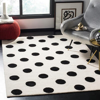 Safavieh Safavieh Kids Sfk904D Ivory / Black Geometric Area Rug