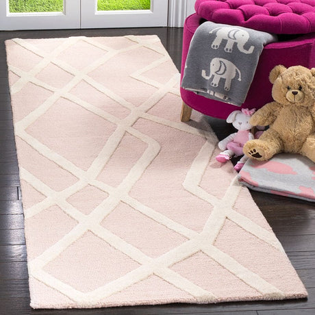 Safavieh Safavieh Kids Sfk905P Pink / Ivory Rugs.