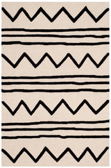 Safavieh Safavieh Kids Sfk907D Ivory / Black Rugs.