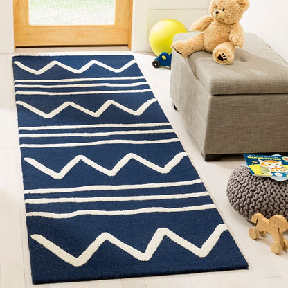 Safavieh Safavieh Kids Sfk907N Navy / Ivory Geometric Area Rug