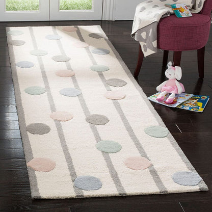 Safavieh Safavieh Kids Sfk909A Ivory / Multi Geometric Area Rug