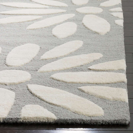 Safavieh Safavieh Kids Sfk914C Grey / Ivory Rugs.