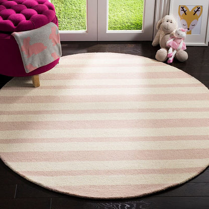 Safavieh Safavieh Kids Sfk915P Pink / Ivory Striped Area Rug