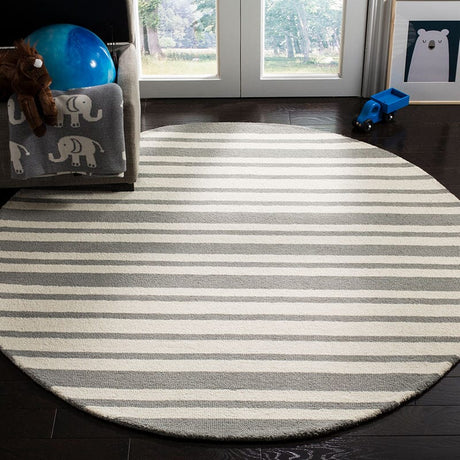 Safavieh Safavieh Kids Sfk917C Grey / Multi Rugs.