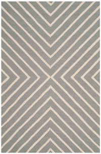 Safavieh Safavieh Kids Sfk920C Grey / Ivory Geometric Area Rug