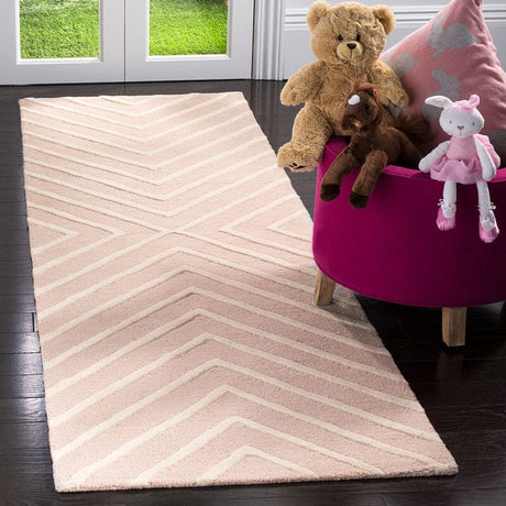 Safavieh Safavieh Kids Sfk920P Pink / Ivory Rugs.