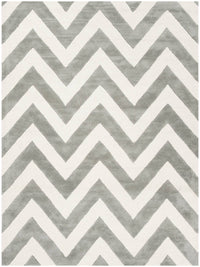 Safavieh Safavieh Kids Sfk921C Grey / Ivory Chevron Area Rug