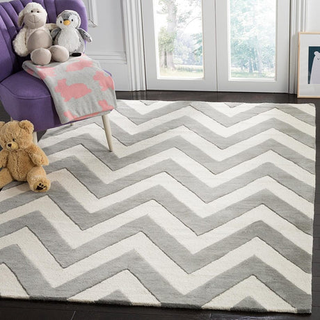 Safavieh Safavieh Kids Sfk921C Grey / Ivory Rugs.