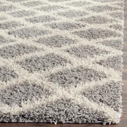 Safavieh Dallas Shag Sgd258G Grey / Ivory Geometric Area Rug