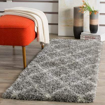 Safavieh Montreal Shag Sgm831D Grey / Ivory Geometric Area Rug