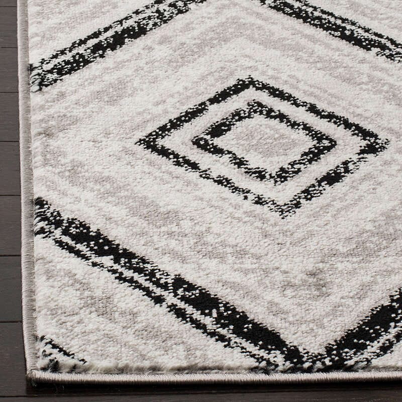 Safavieh Skyler Sky120J Grey / Black Geometric Area Rug