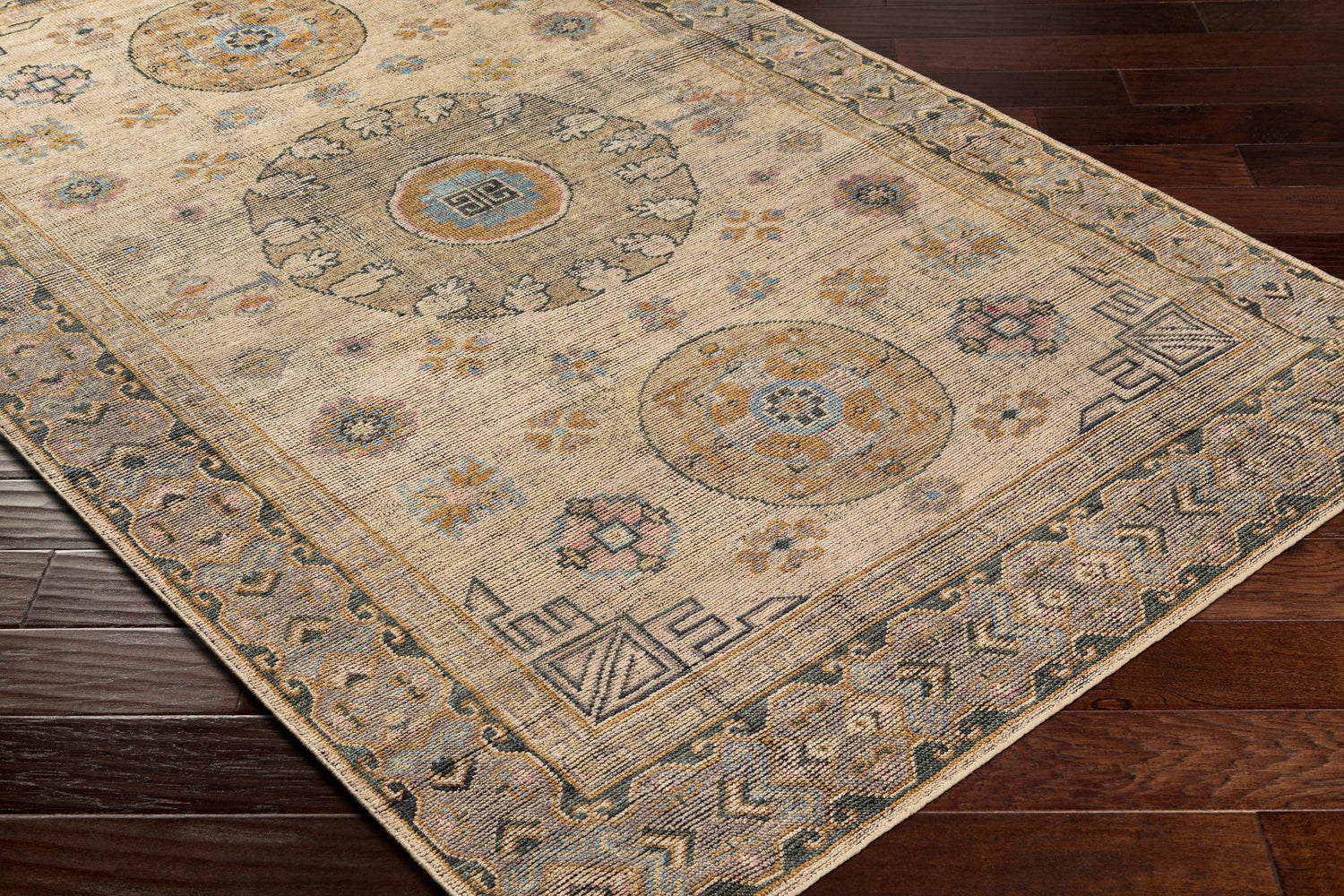 Surya Smyrna Smy-2301 Dark Green, Wheat, Pale Pink, Denim Rugs.