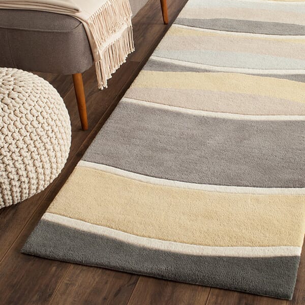 Safavieh Soho Soh337A Grey / Gold Striped Area Rug