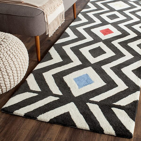 Safavieh Soho Soh341A Beige / Charcoal Rugs.