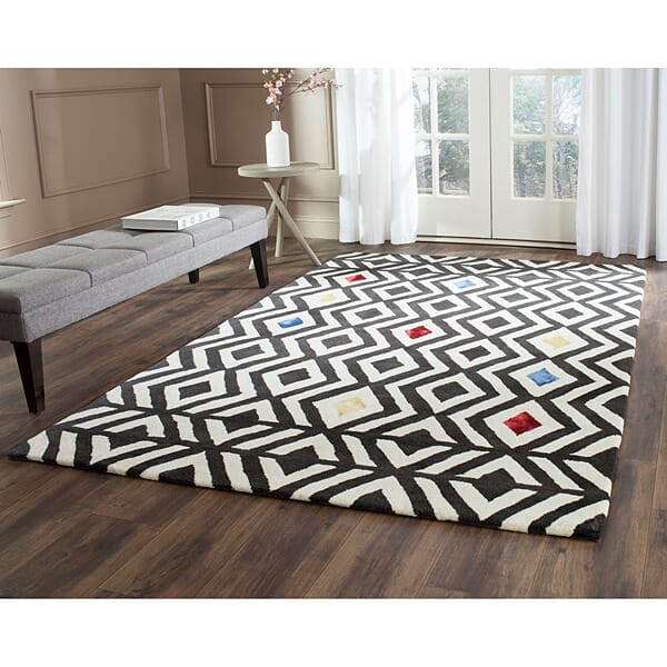 Safavieh Soho Soh341A Beige / Charcoal Damask Area Rug