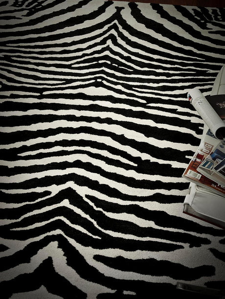 Safavieh Soho soh434a White / Black Rugs.