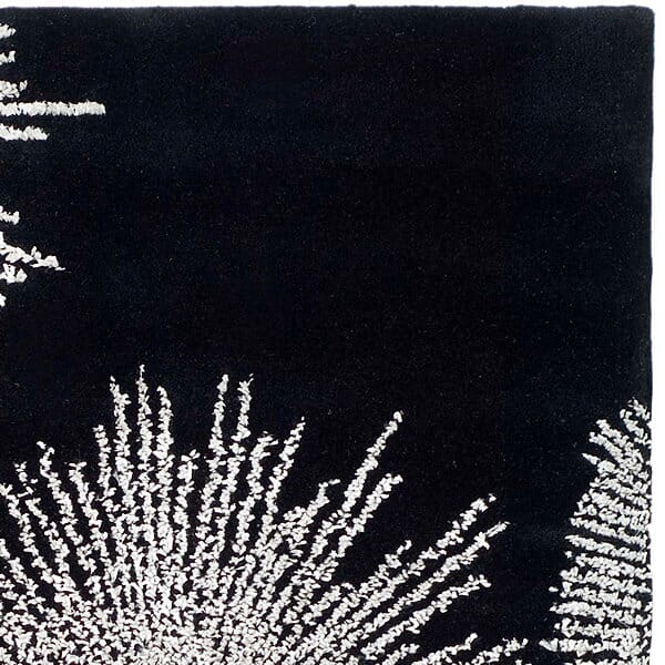 Safavieh Soho soh712d Black / White Rugs.