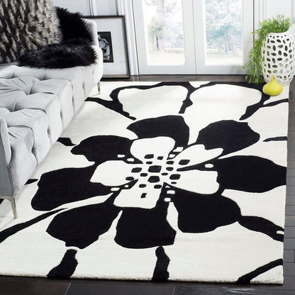 Safavieh Soho Soh730A Black / White Floral / Country Area Rug