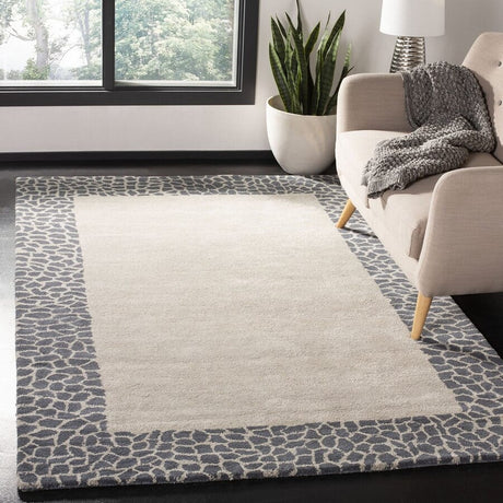 Safavieh Soho Soh739B Silver / Grey Rugs.