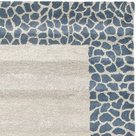 Safavieh Soho Soh739B Silver / Grey Rugs.