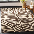 Safavieh Soho Soh811A Beige / Charcoal Rugs.