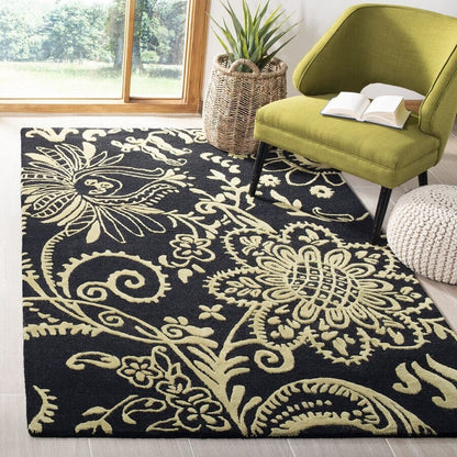 Safavieh Soho Soh832A Black / Green Floral / Country Area Rug