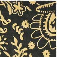 Safavieh Soho Soh832A Black / Green Floral / Country Area Rug