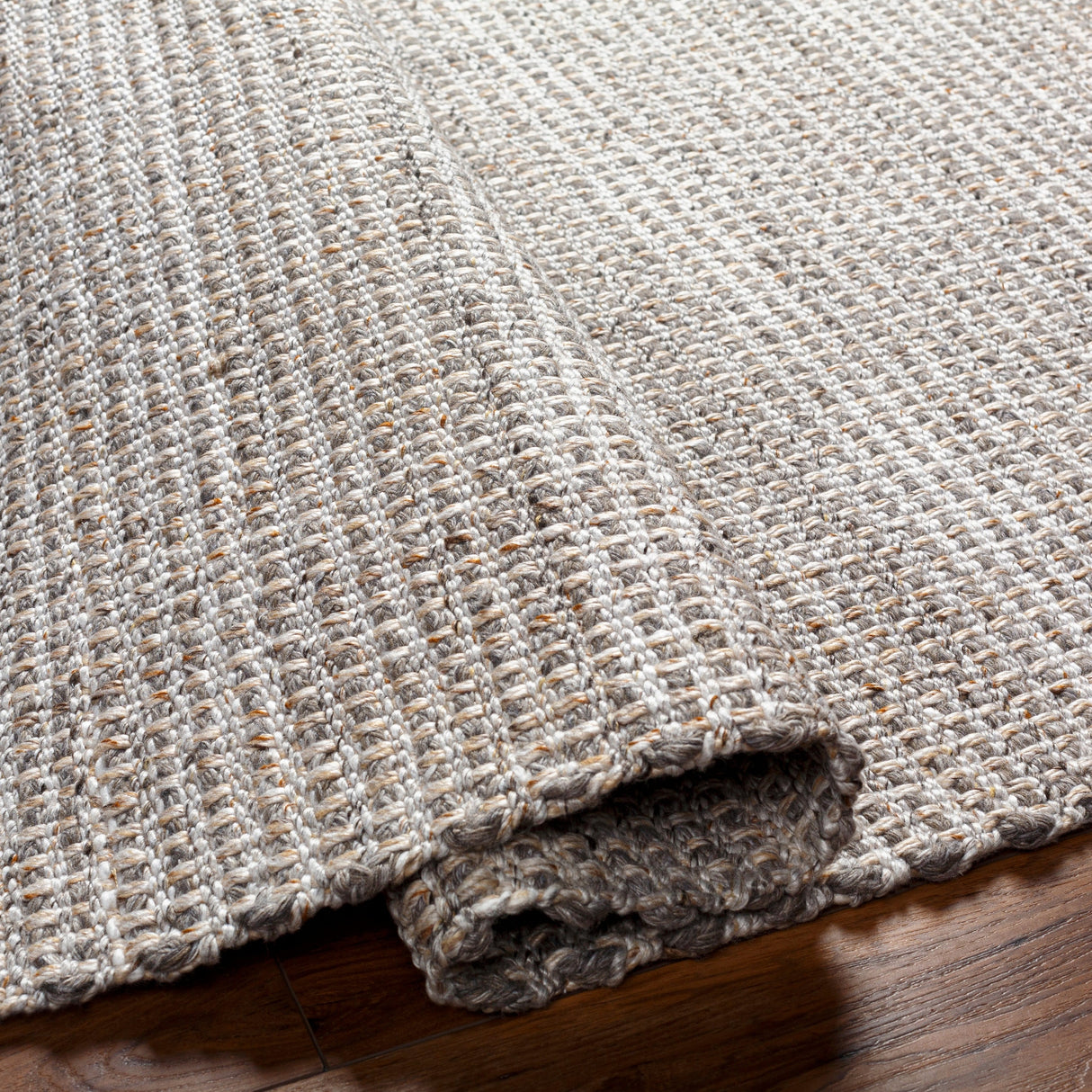 Surya Sara Sru-2302 Brown Rug.