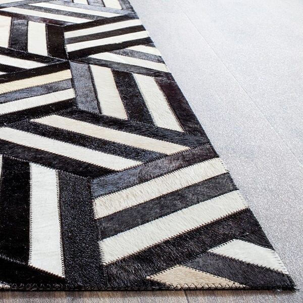 Safavieh Studio Leather Stl219A Ivory / Black Geometric Area Rug