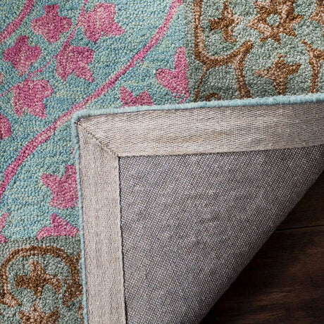 Safavieh Suzani Szn103A Taupe / Pink Rugs.