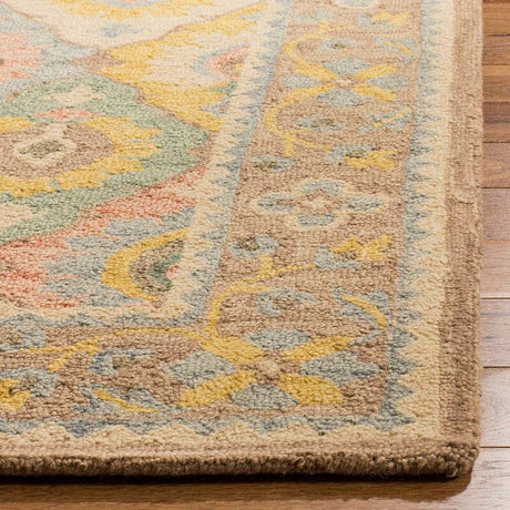 Safavieh Suzani Szn317A Ivory / Multi Rugs.