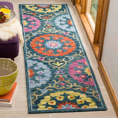 Safavieh Suzani Szn328A Blue / Multi Rugs.