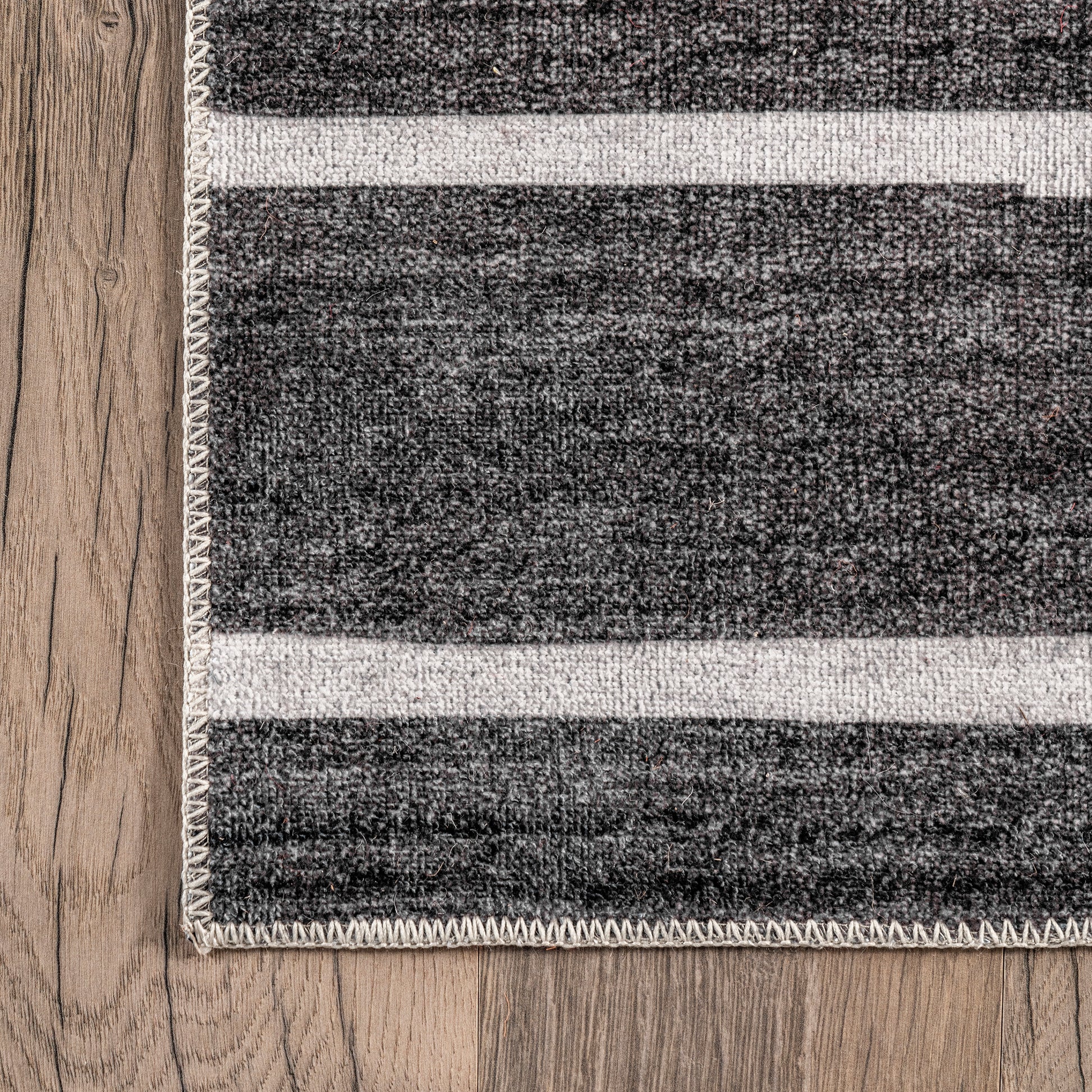 AreaRugs.com Wavaj Nwa1106A Charcoal Area Rug