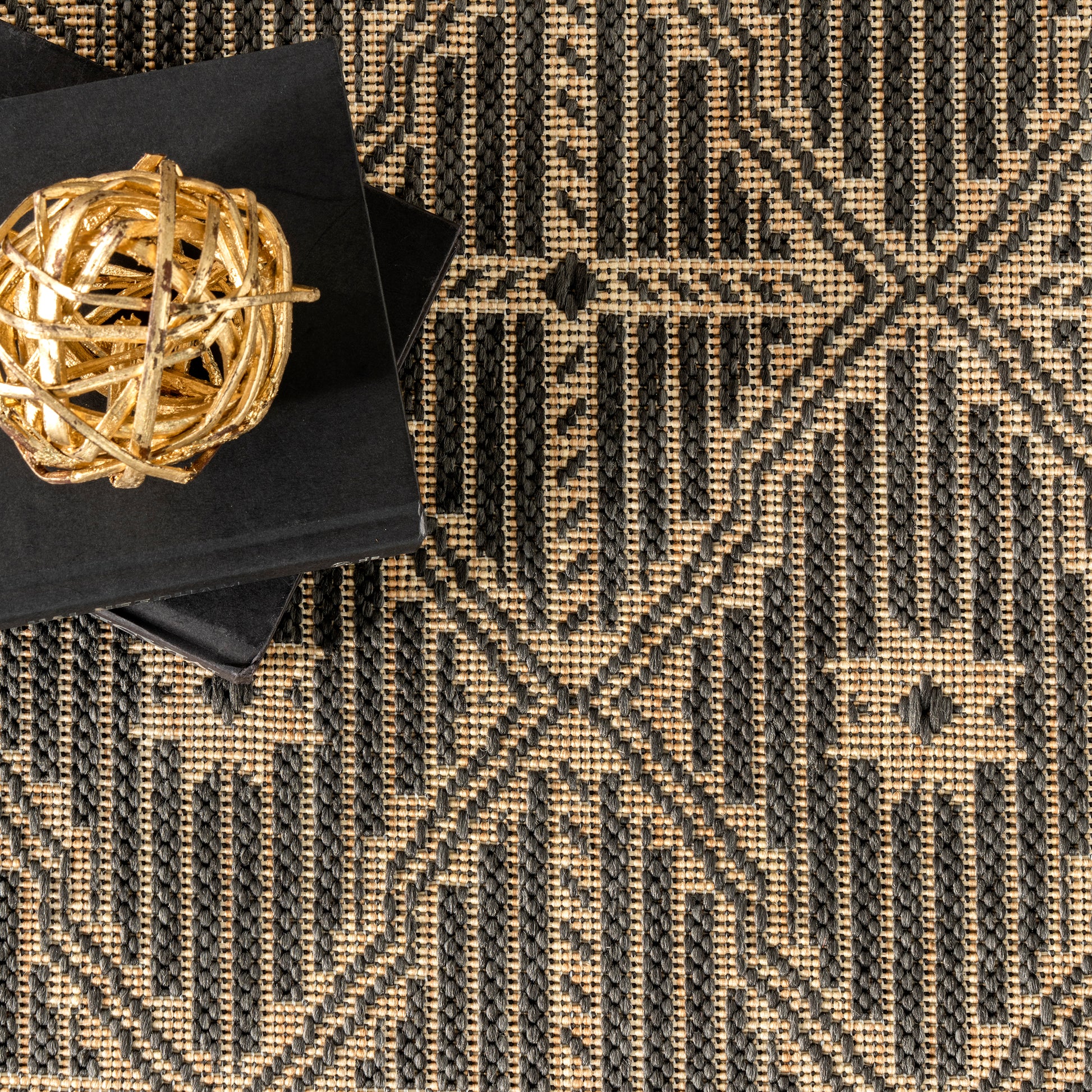 Nuloom Elara Global Inspired Trellis Nel1816A Charcoal Area Rug