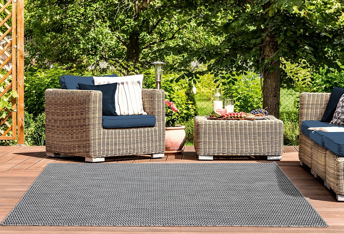 United Weavers Augusta Dominical Black (3900-10570) Rugs.