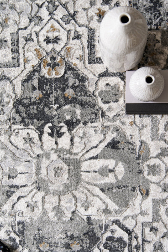 United Weavers Veronica Adelaide Wheat (2610-20691) Rugs.