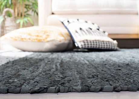 Safavieh Vintage Leather Vtl201A Grey / Silver Rugs.