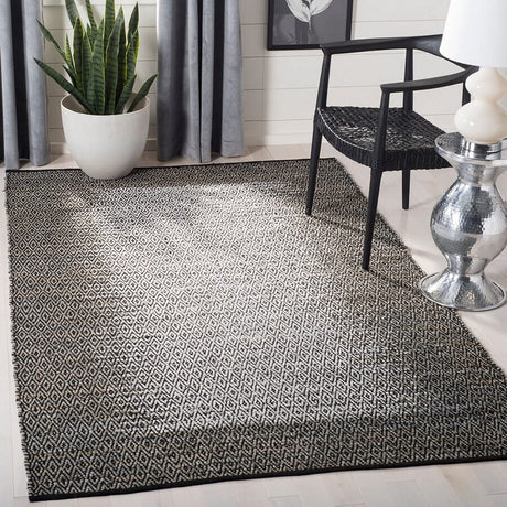 Safavieh Vintage Leather Vtl387A Light Grey / Grey Rugs.