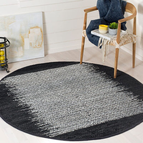 Safavieh Vintage Leather Vtl387C Light Grey / Black Rugs.