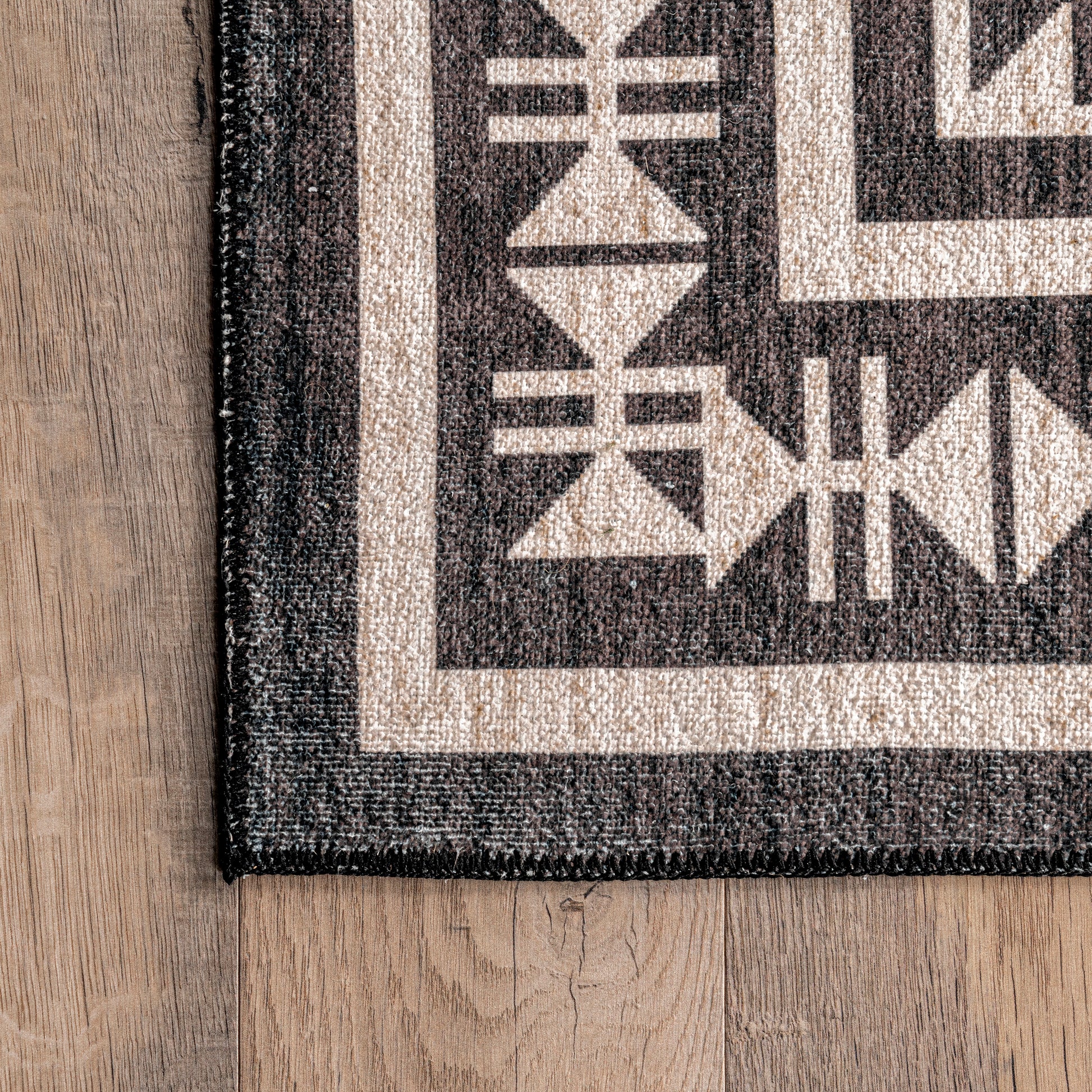 AreaRugs.com Wavaj Nwa1094A Beige Area Rug