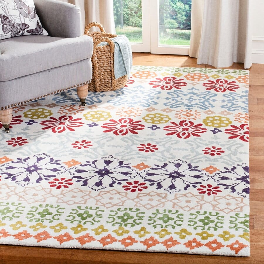 Safavieh Wyndham Wyd319A Ivory / Multi Floral / Country Area Rug