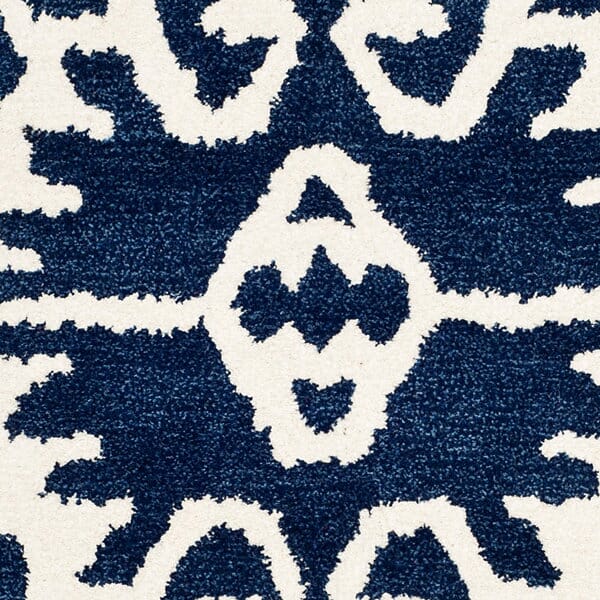 Safavieh Wyndham Wyd323C Royal Blue / Ivory Rugs.