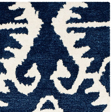 Safavieh Wyndham Wyd323C Royal Blue / Ivory Rugs.