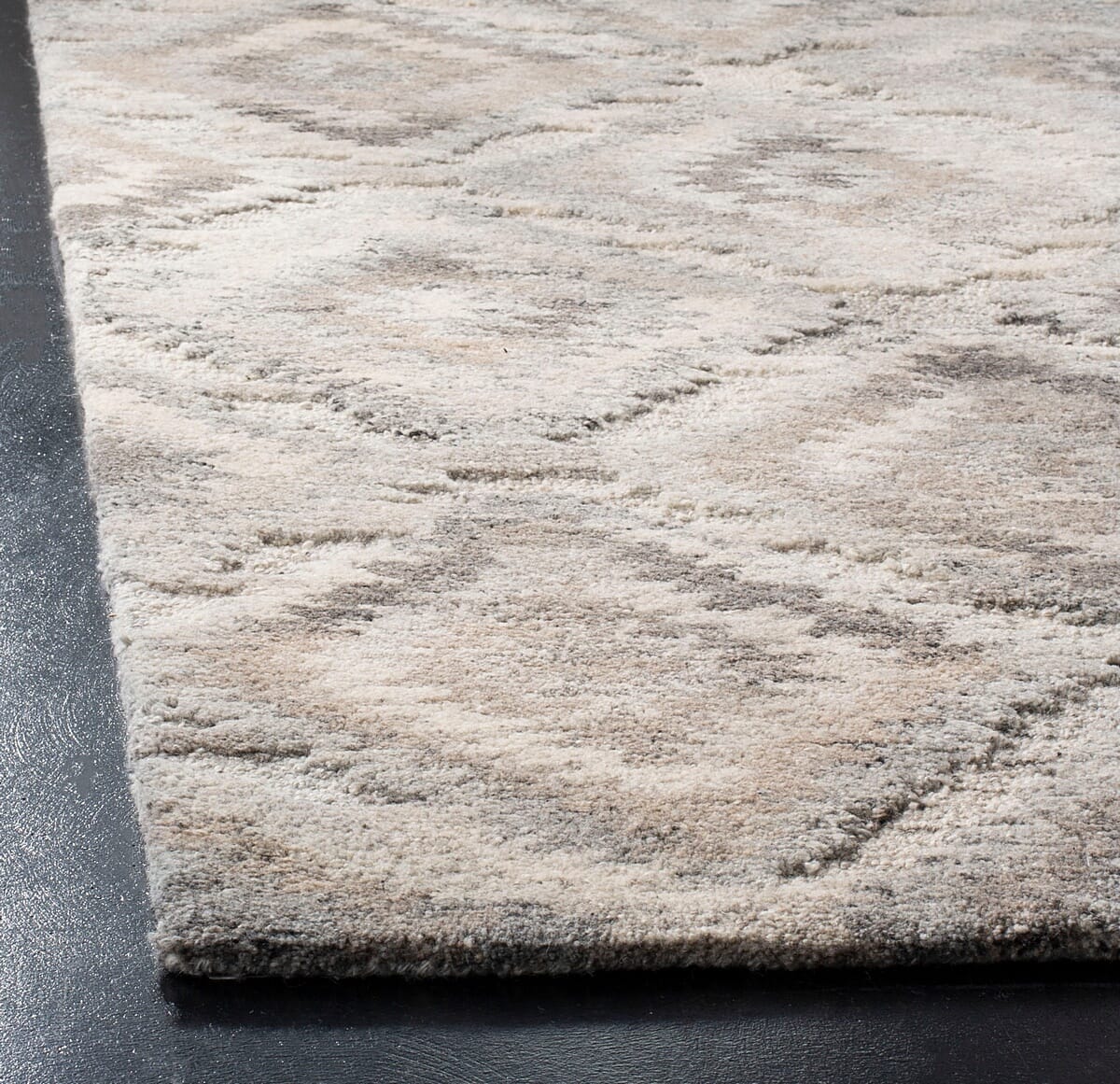 Safavieh Wyndham Wyd802B Grey / Taupe Damask Area Rug