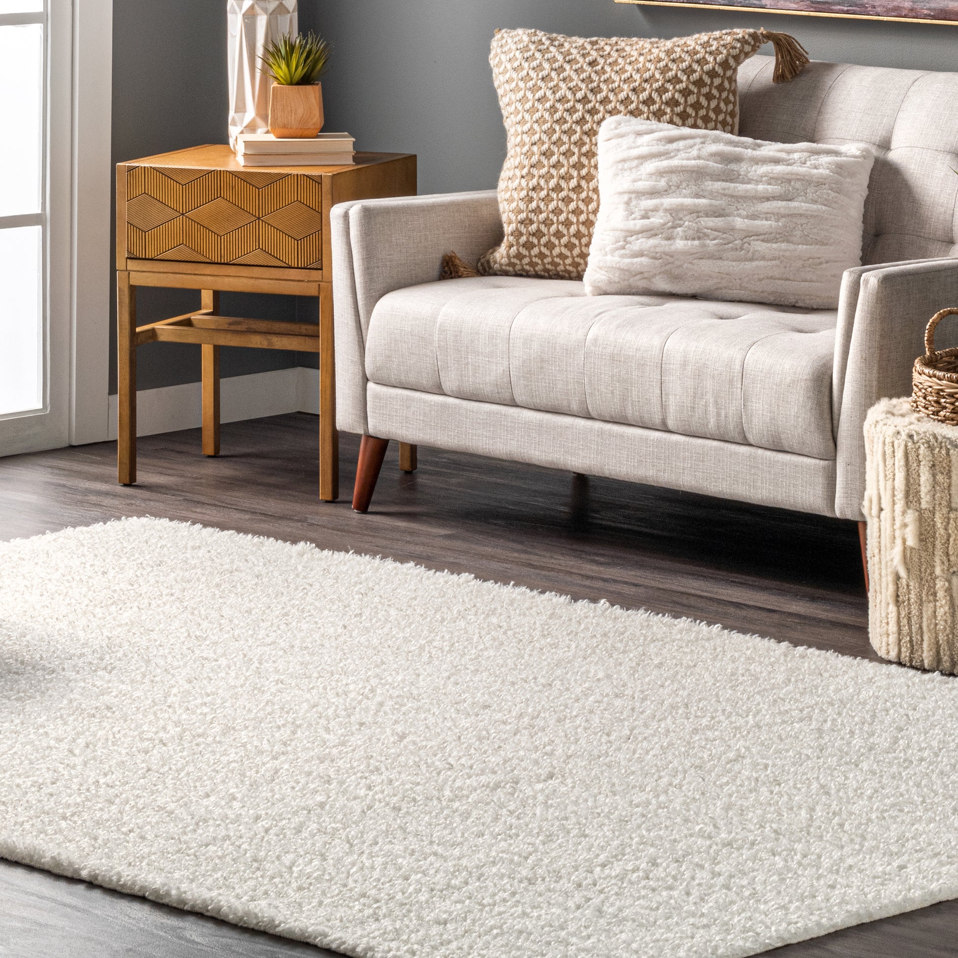 AreaRugs.com Wavaj Nwa1230C White Area Rug