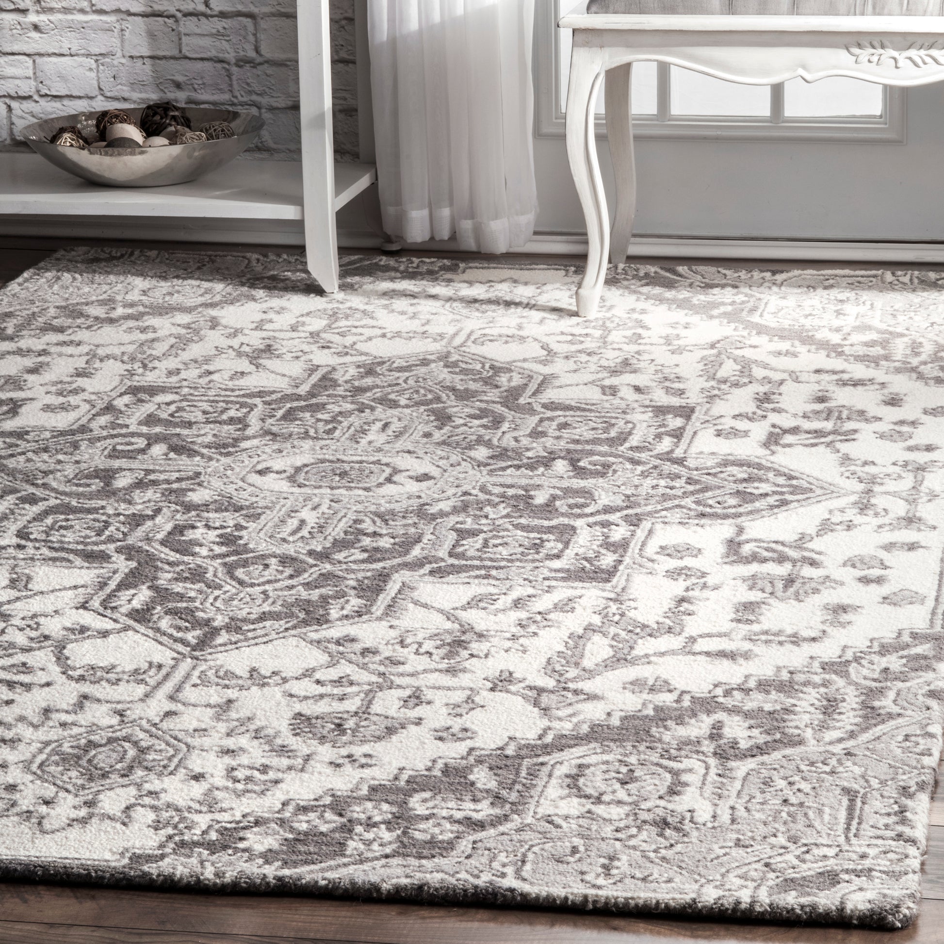 Nuloom Dewitt Floral Nde2689A Gray Area Rug